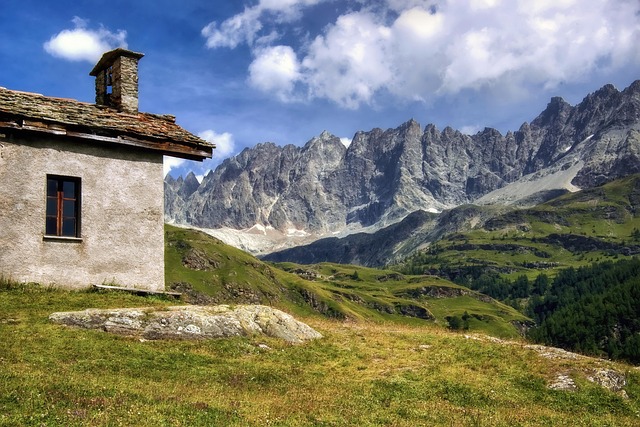 Valle Aosta high peaks camping